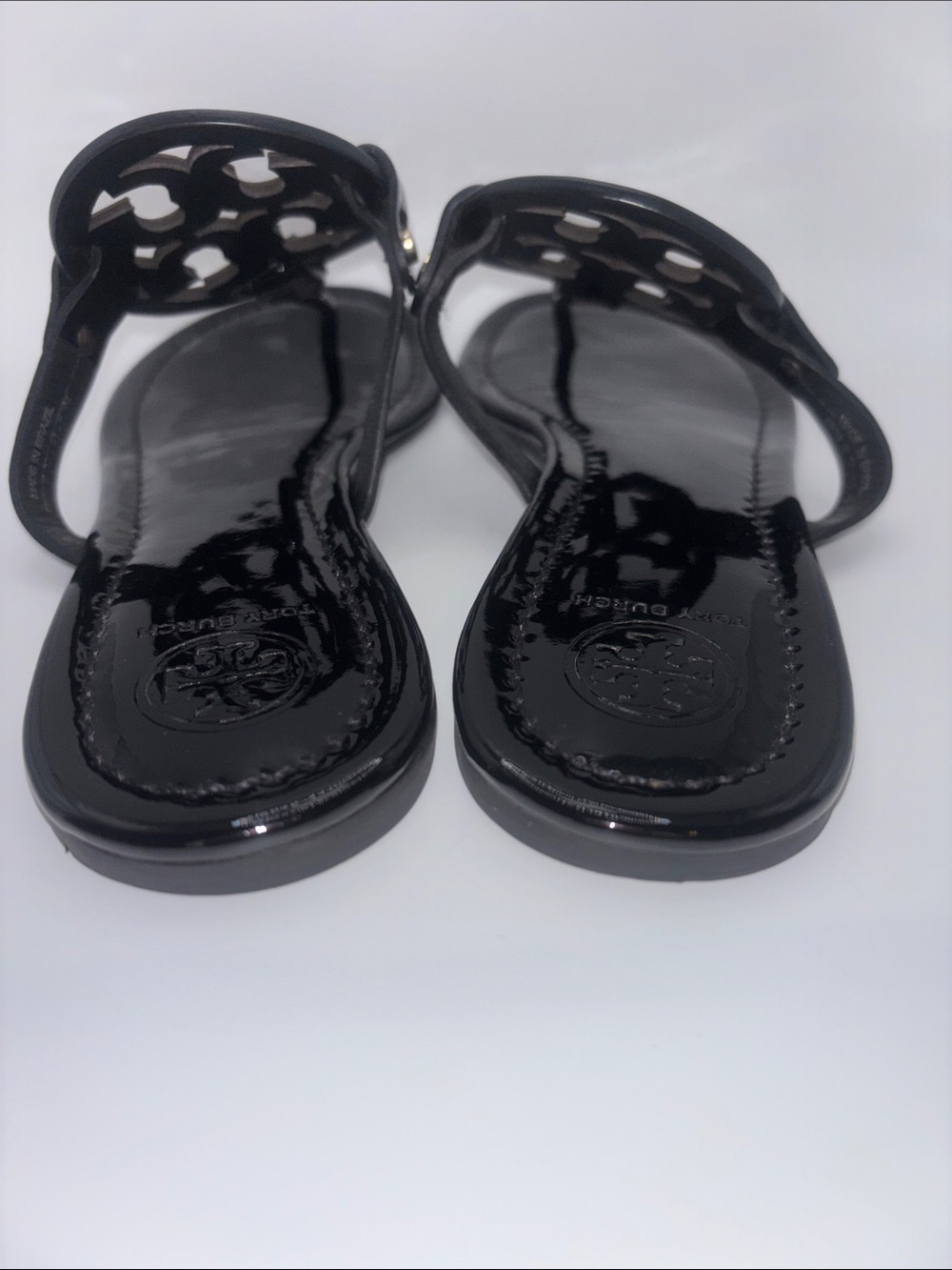 Tory Burch Miller Black Patent Logo Thong Sandals - Picture 5 of 9